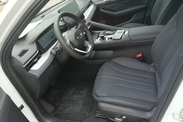 Used Geely Auto Preface 2026 Model Oriental Yao 1.5TD Fuyao Edition Left Front Seat