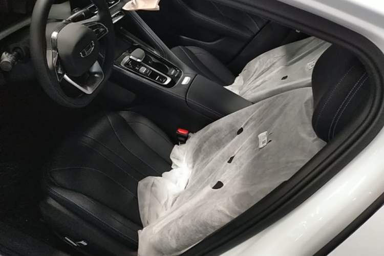 Used Geely Auto Preface 2026 Model Oriental Yao 1.5TD Fuyao Edition Left Front Seat