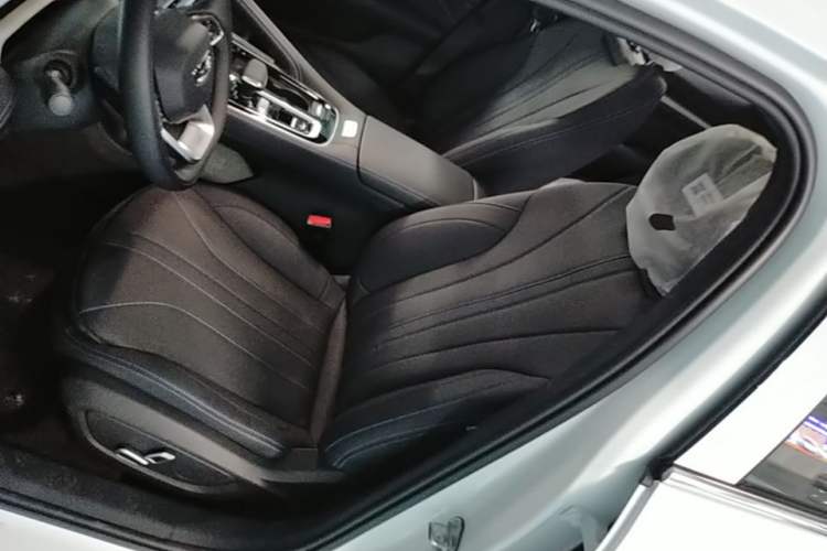 Used Geely Auto Preface 2026 Model Oriental Yao 1.5TD Fuyao Edition Left Front Seat
