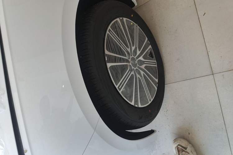 Used Geely Auto Preface 2026 Model Oriental Yao 1.5TD Fuyao Edition Left Front Wheel Hub