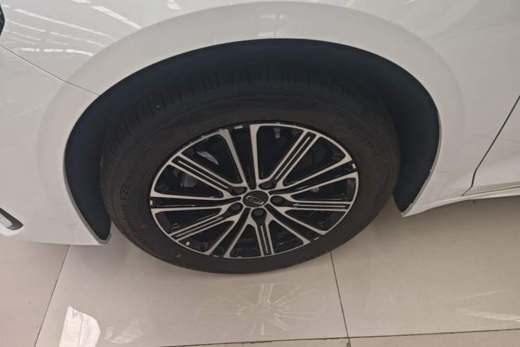 Used Geely Auto Preface 2026 Model Oriental Yao 1.5TD Fuyao Edition Left Front Wheel Hub