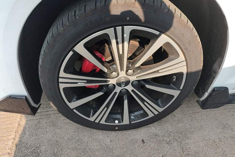 Used Geely Auto Preface 2026 Model Oriental Yao 1.5TD Kunlun Edition Left Front Wheel Hub