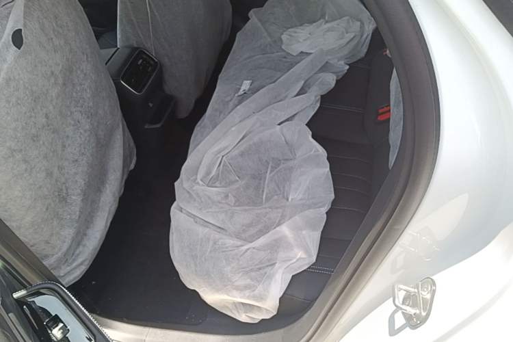 Used Geely Auto Preface 2026 Model Oriental Yao 1.5TD Fuyao Edition Left Rear Seat
