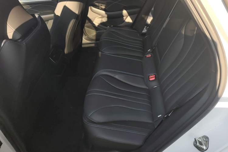 Used Geely Auto Preface 2026 Model Oriental Yao 1.5TD Kunlun Edition Left Rear Seat