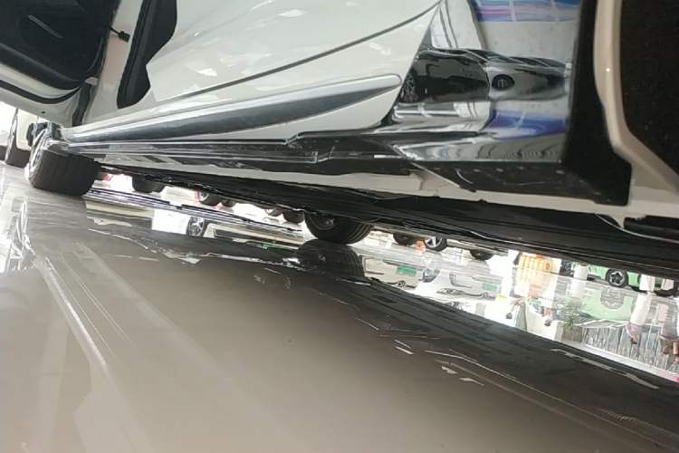 Used Geely Auto Preface 2026 Model Oriental Yao 1.5TD Kunlun Edition Left Side Sill