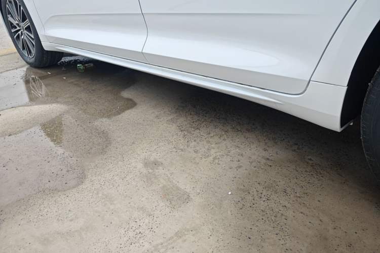 Used Geely Auto Preface 2026 Model Oriental Yao 1.5TD Fuyao Edition Left Side Sill