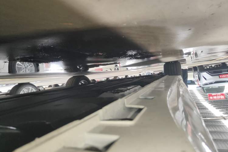 Used Geely Auto Preface 2026 Model Oriental Yao 1.5TD Fuyao Edition Left Side Sill