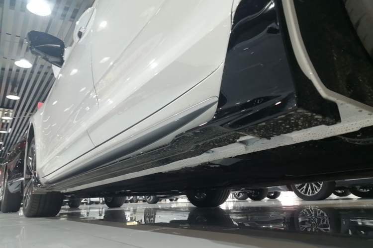 Used Geely Auto Preface 2026 Model Oriental Yao 1.5TD Kunlun Edition Left Side Sill