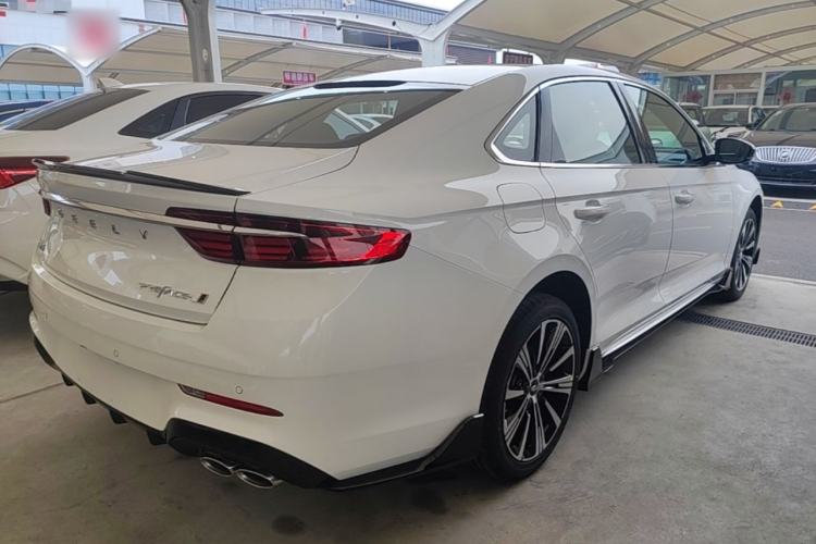 Used Geely Auto Preface 2026 Model Oriental Yao 1.5TD Kunlun Edition Rear Right 45 Deg