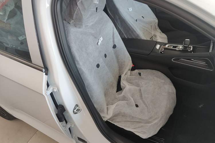 Used Geely Auto Preface 2026 Model Oriental Yao 1.5TD Fuyao Edition Right Front Seat