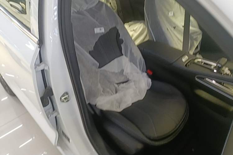 Used Geely Auto Preface 2026 Model Oriental Yao 1.5TD Fuyao Edition Right Front Seat