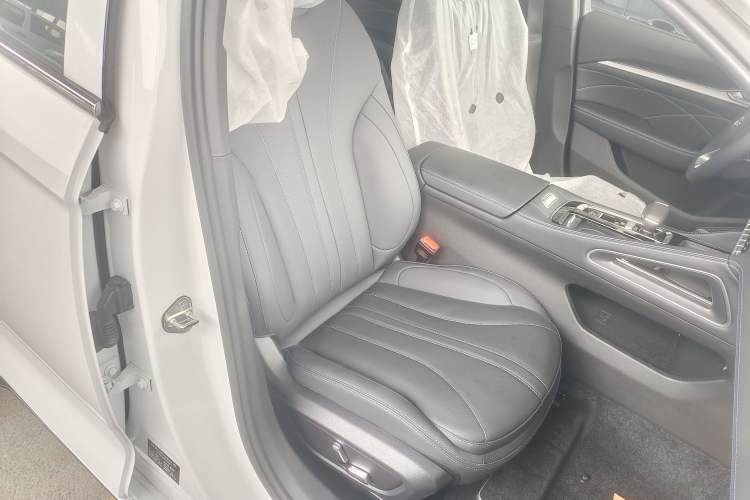 Used Geely Auto Preface 2026 Model Oriental Yao 1.5TD Kunlun Edition Right Front Seat
