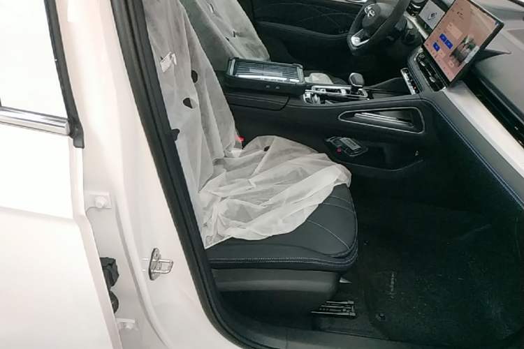 Used Geely Auto Preface 2026 Model Oriental Yao 1.5TD Fuyao Edition Right Front Seat
