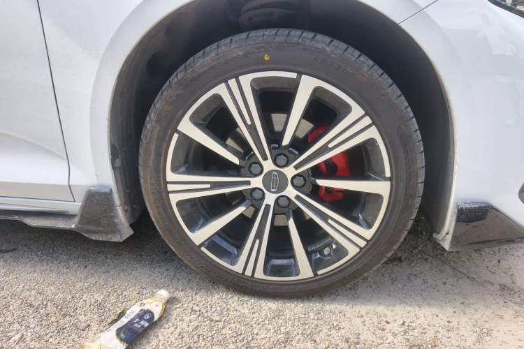 Used Geely Auto Preface 2026 Model Oriental Yao 2.0TD Xiaohan Edition Right Front Wheel Hub