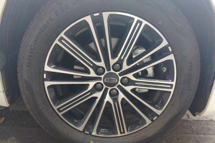 Used Geely Auto Preface 2026 Model Oriental Yao 1.5TD Fuyao Edition Right Front Wheel Hub