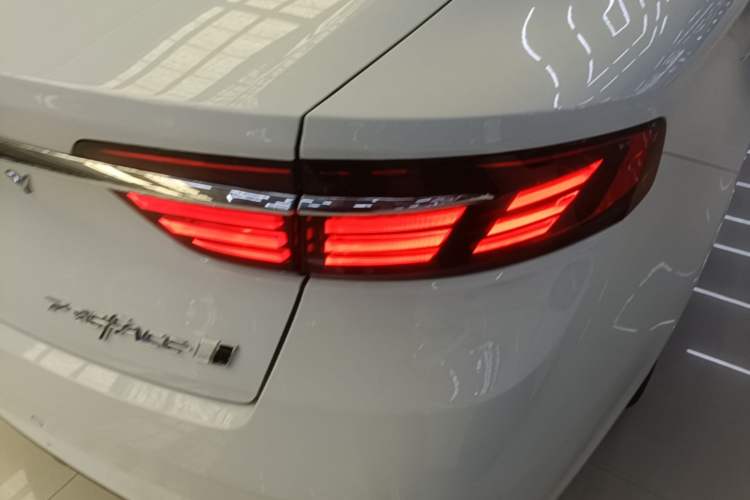 Used Geely Auto Preface 2026 Model Oriental Yao 1.5TD Fuyao Edition Right Rear Taillight
