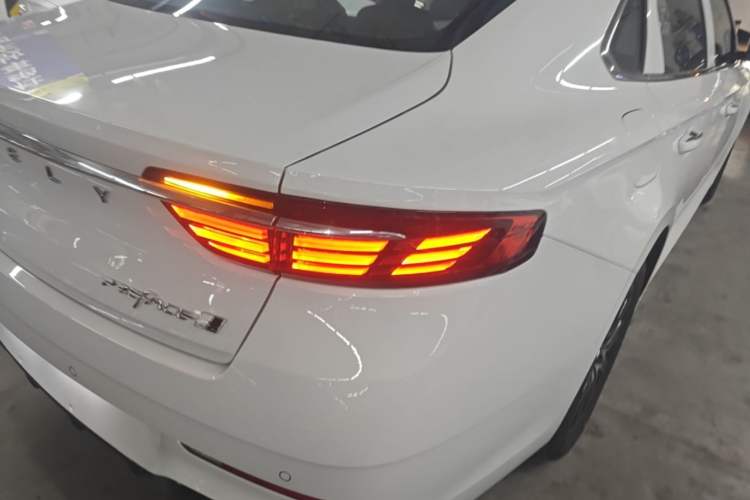 Used Geely Auto Preface 2026 Model Oriental Yao 1.5TD Fuyao Edition Right Rear Taillight