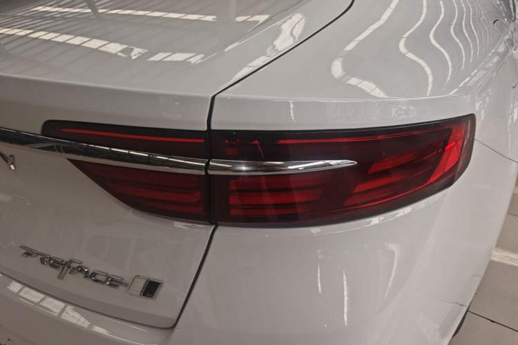 Used Geely Auto Preface 2026 Model Oriental Yao 1.5TD Fuyao Edition Right Rear Taillight