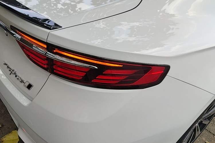 Used Geely Auto Preface 2026 Model Oriental Yao 1.5TD Kunlun Edition Right Rear Taillight