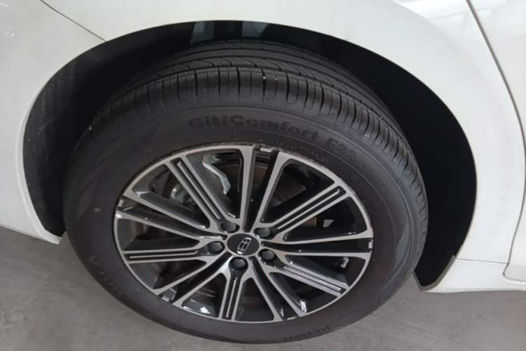 Used Geely Auto Preface 2026 Model Oriental Yao 1.5TD Fuyao Edition Right Rear Wheel Hub