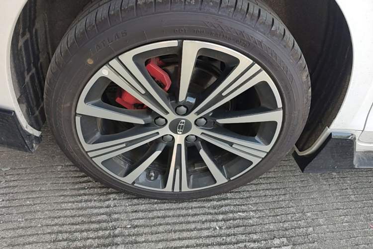 Used Geely Auto Preface 2026 Model Oriental Yao 1.5TD Kunlun Edition Right Rear Wheel Hub