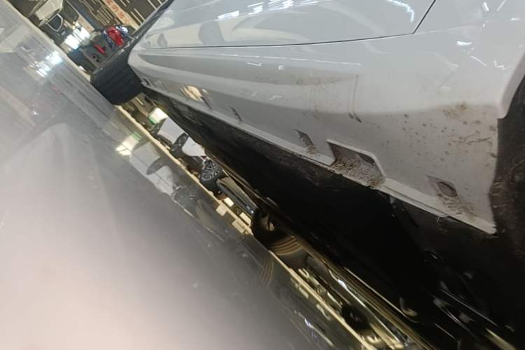 Used Geely Auto Preface 2026 Model Oriental Yao 1.5TD Fuyao Edition Right Side Sill