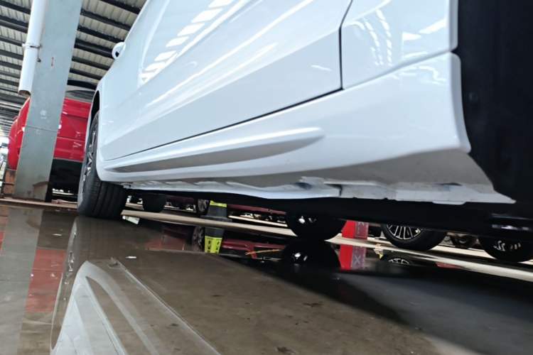 Used Geely Auto Preface 2026 Model Oriental Yao 1.5TD Fuyao Edition Right Side Sill