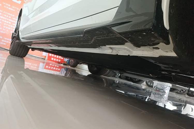 Used Geely Auto Preface 2026 Model Oriental Yao 1.5TD Kunlun Edition Right Side Sill