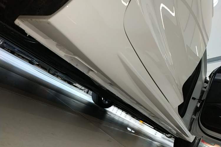 Used Geely Auto Preface 2026 Model Oriental Yao 1.5TD Fuyao Edition Right Side Sill