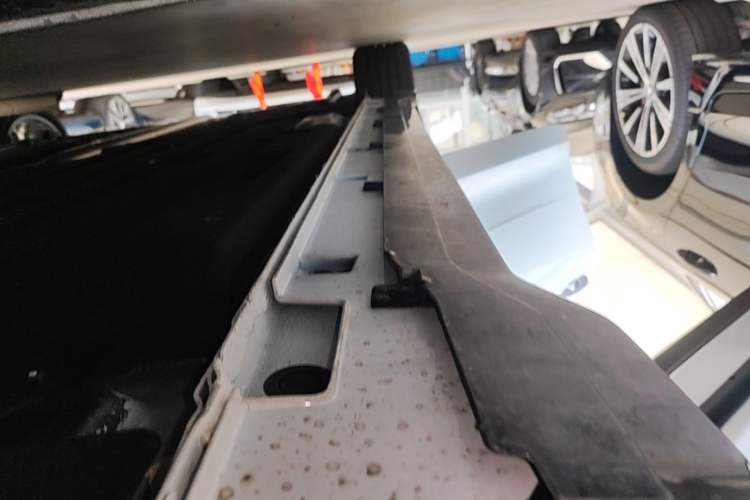 Used Geely Auto Preface 2026 Model Oriental Yao 1.5TD Kunlun Edition Right Side Sill