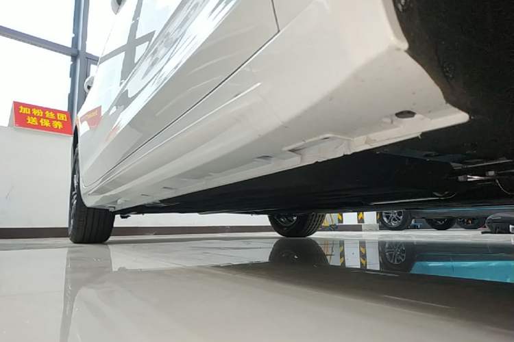 Used Geely Auto Preface 2026 Model Oriental Yao 1.5TD Fuyao Edition Right Side Sill