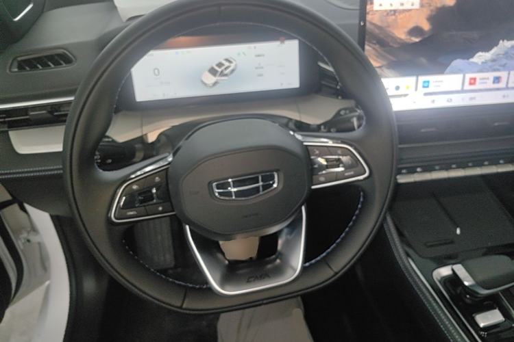 Used Geely Auto Preface 2026 Model Oriental Yao 1.5TD Kunlun Edition Steering Wheel