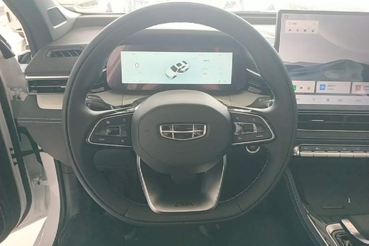 Used Geely Auto Preface 2026 Model Oriental Yao 1.5TD Kunlun Edition Steering Wheel