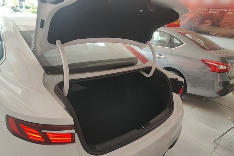 Used Geely Auto Preface 2026 Model Oriental Yao 1.5TD Fuyao Edition Trunk