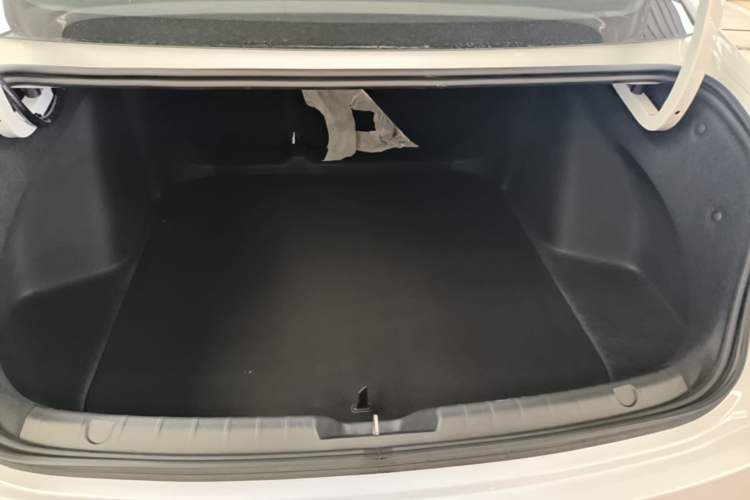 Used Geely Auto Preface 2026 Model Oriental Yao 1.5TD Fuyao Edition Trunk