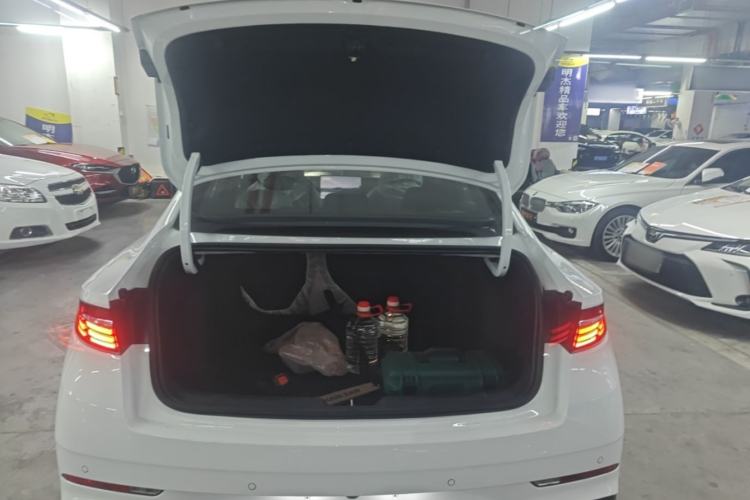 Used Geely Auto Preface 2026 Model Oriental Yao 1.5TD Fuyao Edition Trunk