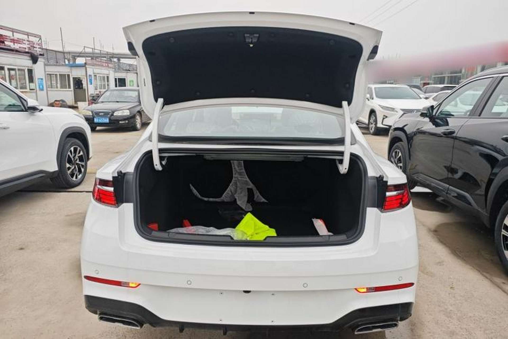 Used Geely Auto Preface 2026 Model Oriental Yao 1.5TD Fuyao Edition Trunk