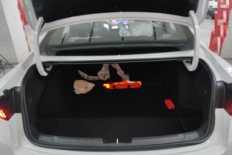 Used Geely Auto Preface 2026 Model Oriental Yao 1.5TD Fuyao Edition Trunk