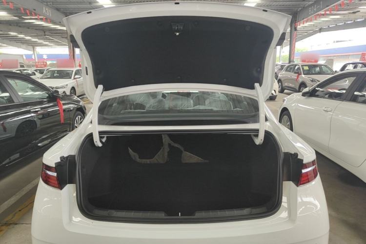 Used Geely Auto Preface 2026 Model Oriental Yao 1.5TD Fuyao Edition Trunk