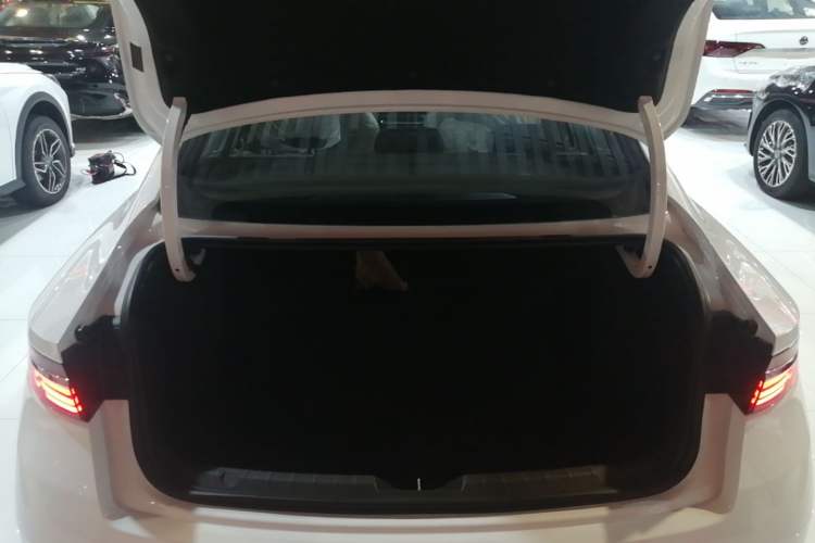 Used Geely Auto Preface 2026 Model Oriental Yao 1.5TD Kunlun Edition Trunk