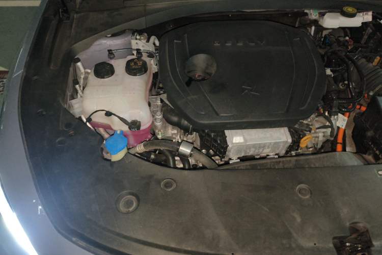 Used Geely Auto Preface L 2024 Zhiqing 1.5TD Tiangong Edition Engine Bay Right