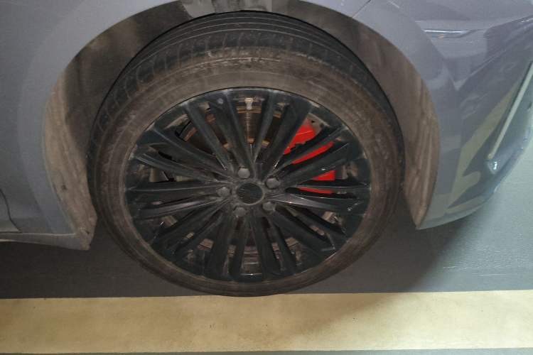 Used Geely Auto Preface L 2024 Zhiqing 1.5TD Tiangong Edition Right Front Wheel Hub