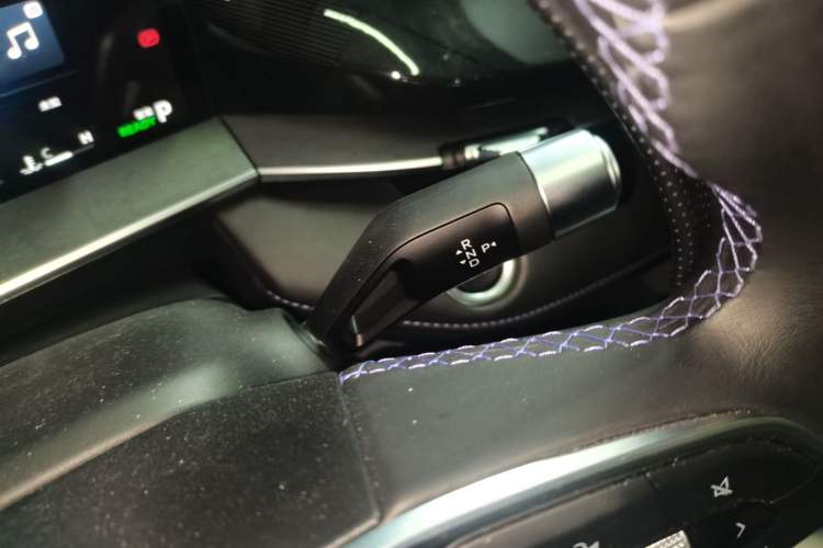 Used Geely Auto Preface L 2024 Zhiqing 1.5TD Galaxy Edition Gear Lever