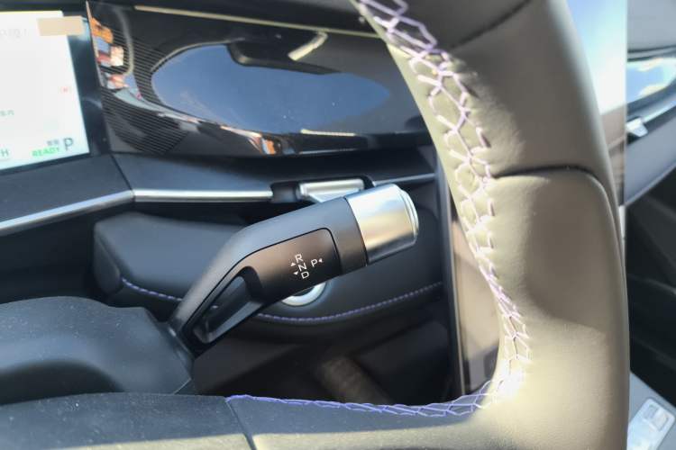 Used Geely Auto Preface L 2024 Zhiqing 1.5TD Galaxy Edition Gear Lever