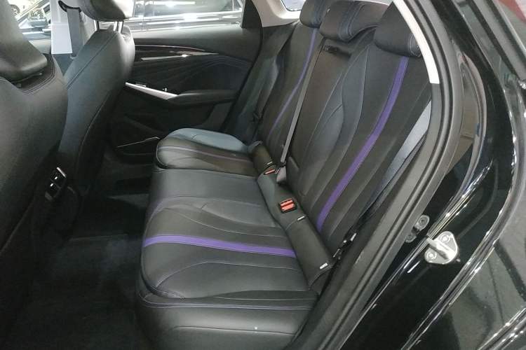 Used Geely Auto Preface L 2024 Zhiqing 1.5TD Galaxy Edition Interior 4