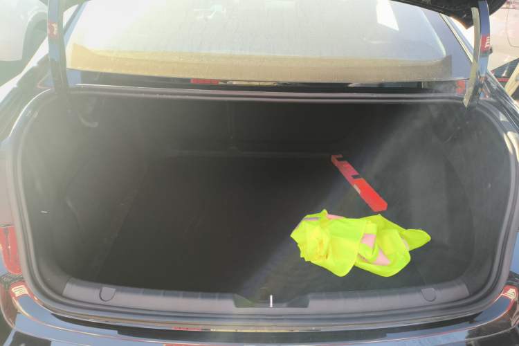 Used Geely Auto Preface L 2024 Zhiqing 1.5TD Galaxy Edition Trunk