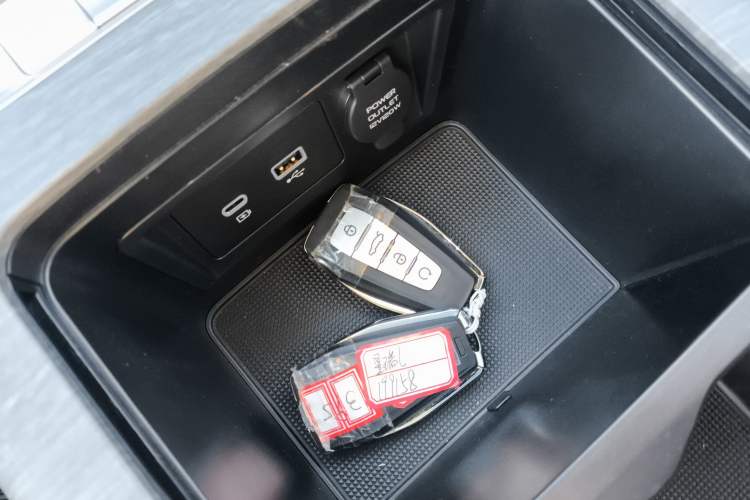 Used Geely Auto Preface L 2024 Zhiqing 1.5TD Galaxy Edition Vehicle Key