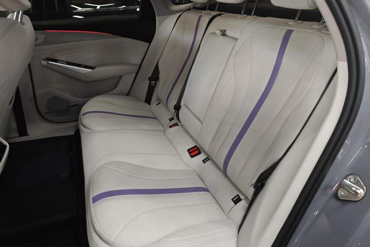 Used Geely Auto Preface L 2024 Zhiqing 1.5TD Tiangong Edition Left Rear Seat