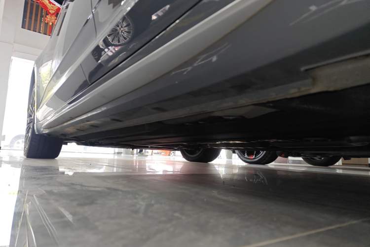 Used Geely Auto Preface L 2024 Zhiqing 1.5TD Tiangong Edition Left Side Sill