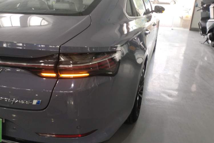 Used Geely Auto Preface L 2024 Zhiqing 1.5TD Tiangong Edition Right Rear Taillight